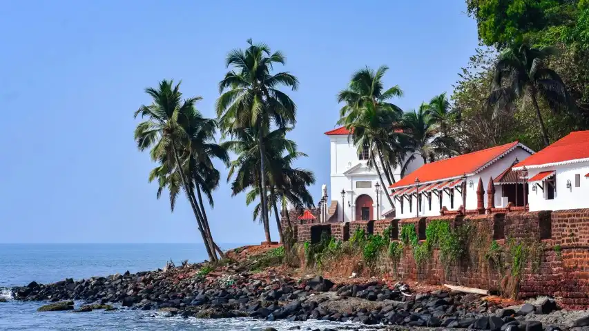 2,990 Sq. Yards Residential Land for Sale in Assagao